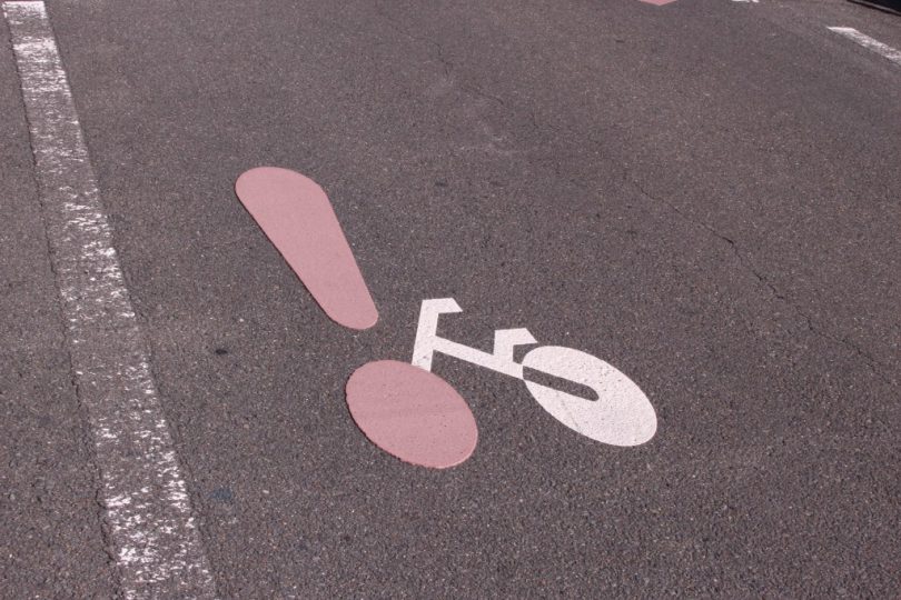 京都市_自転車マークと矢羽