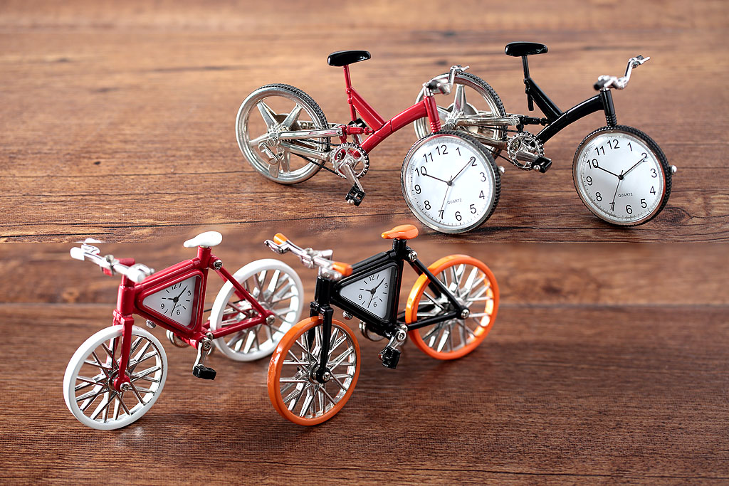オフィスやリビングでサイクリング気分「ミニチュアクロックコレクション 自転車シリーズ」7選《PR》