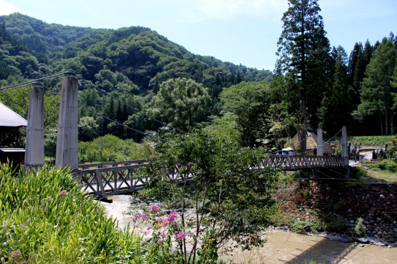 大出の吊橋