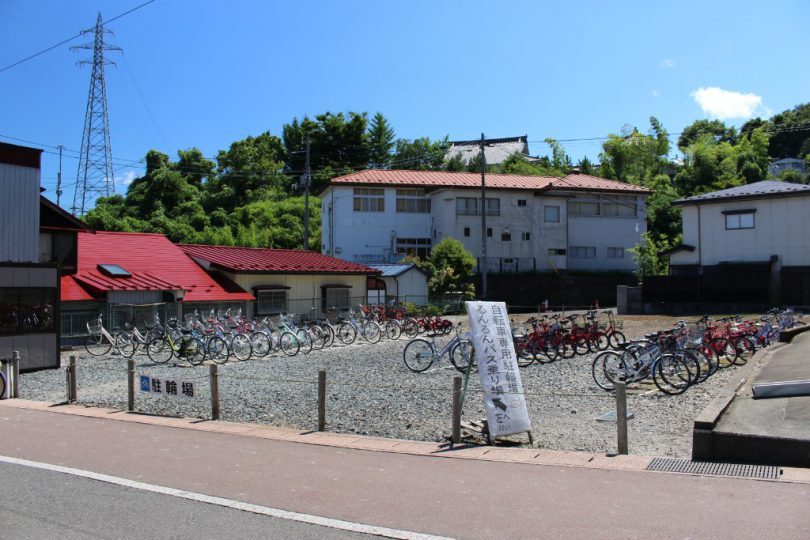 中尊寺付近の駐輪場