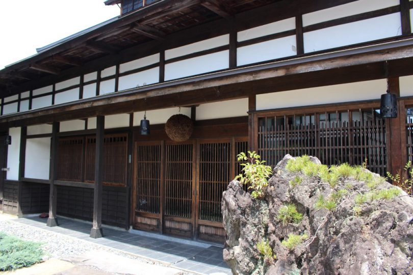 庄屋丸八 入り口