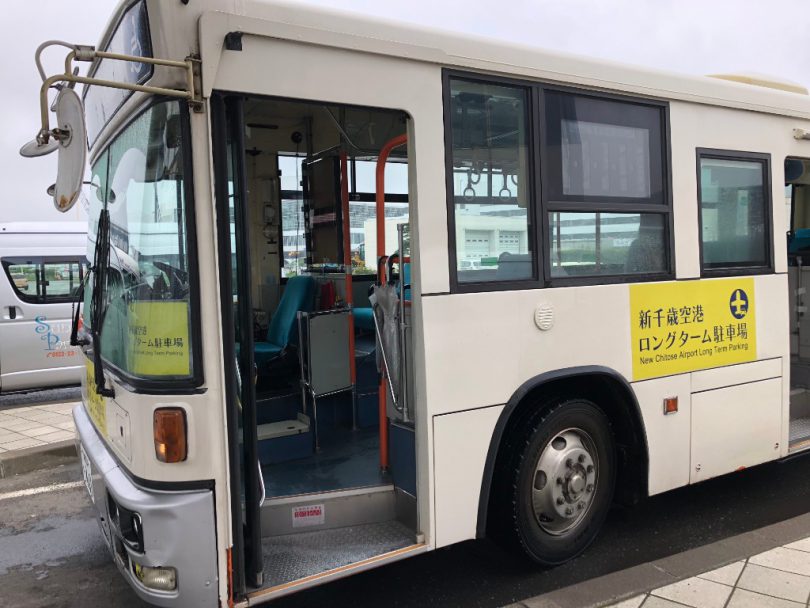 レンタカー屋行きのシャトルバス
