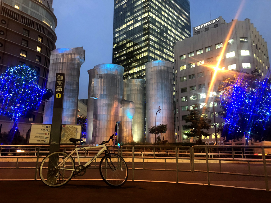 【大阪府】夜のサイクリング「御堂筋イルミネーション」を自転車で楽しむ