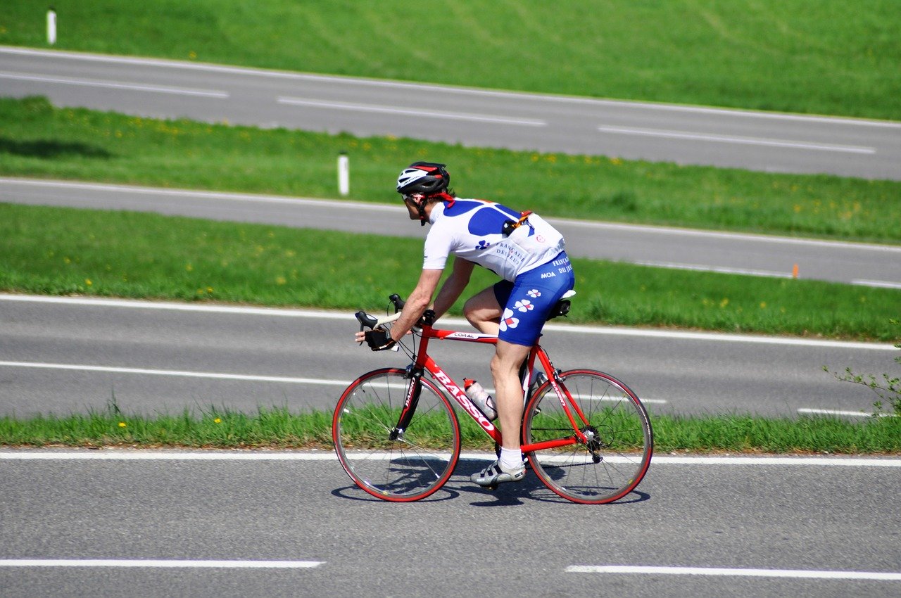 夏期の自転車用グローブを選ぶ際に、快適に乗車しやすくするための 