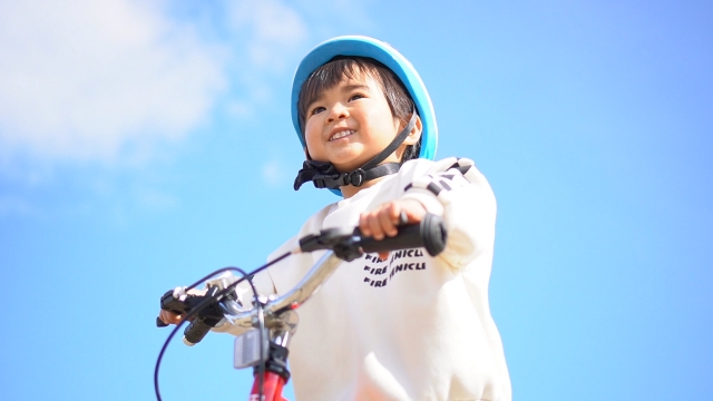 【2023年版】安全基準や選び方も解説！子供の安全を守る、おすすめヘルメット8選