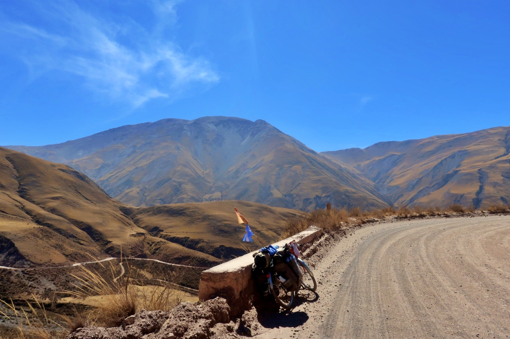 【アルゼンチン】3457mの山越え、悠久のアンデス、カチ（CACHI）を目指す旅【2日目：ロス・カルドネス国立公園編】
