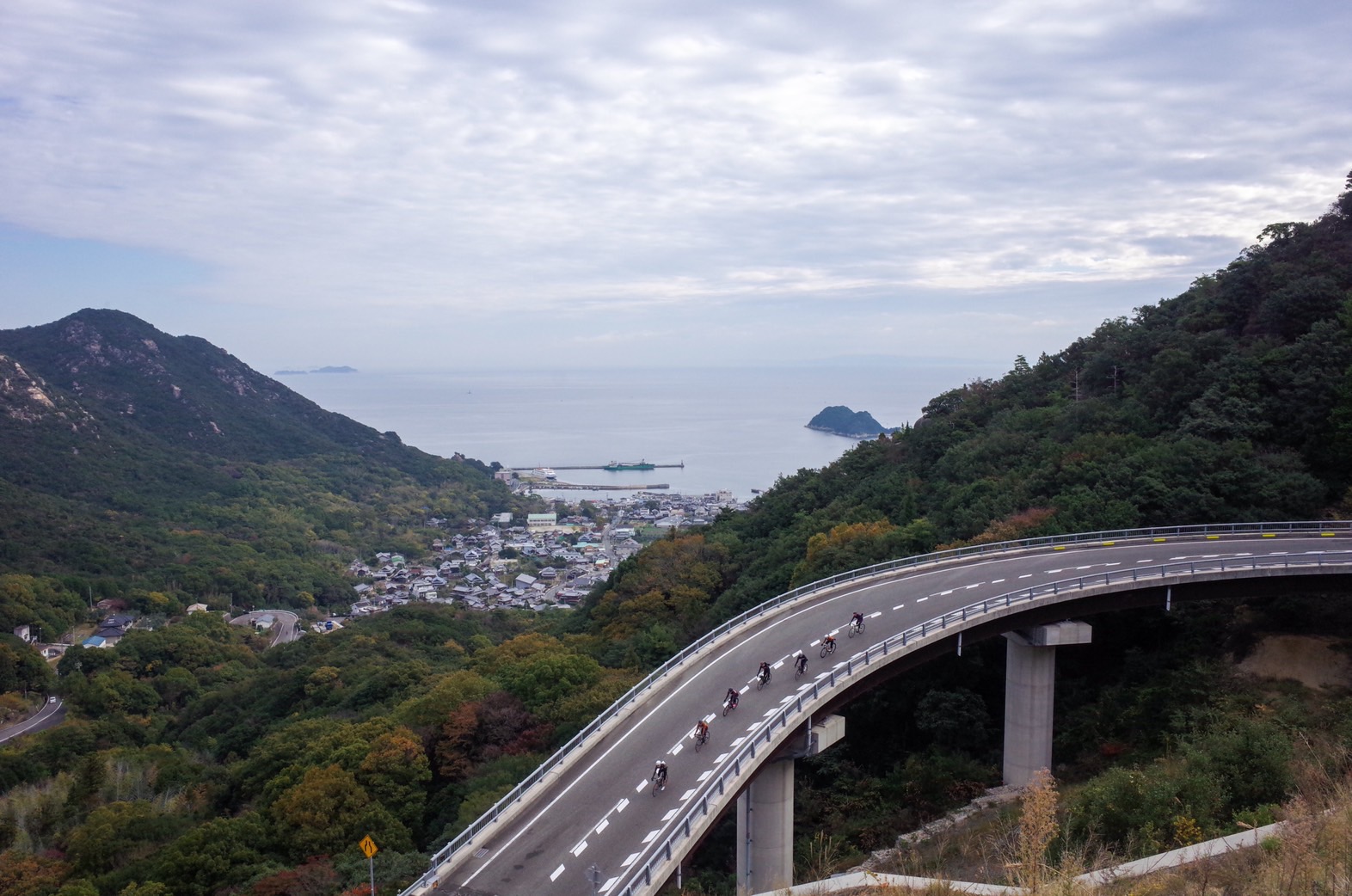 【香川県】神戸港から夜行フェリーを使って、晩秋の小豆島一周ライド