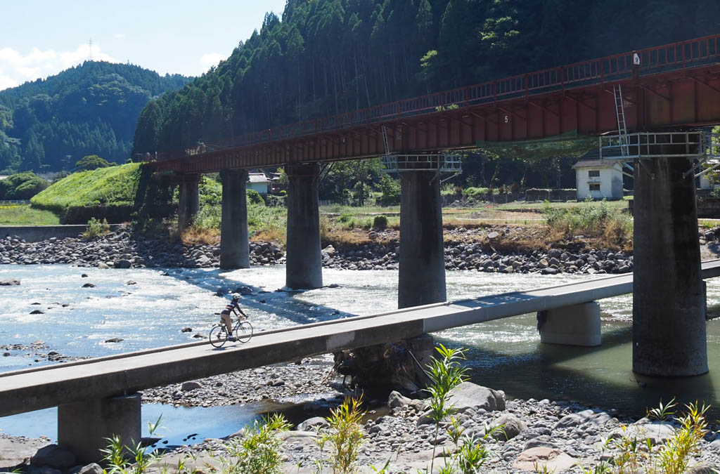 【大分県】珍しい戦車道と滝を巡る44kmのサイクリング