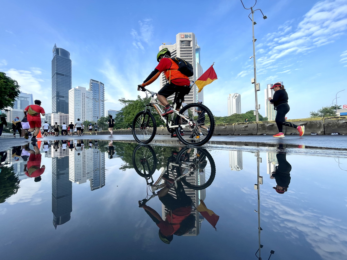 【インドネシア】毎週日曜の朝  首都の大通りが歩行者・自転車天国になって賑わう「ジャカルタカーフリー」