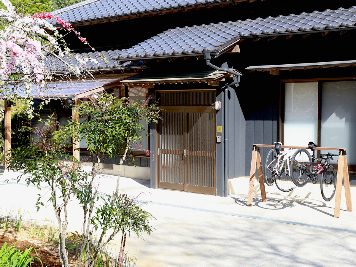 ロードバイクと田舎暮らしを楽しめる一棟貸しの宿 OMOSHIRO