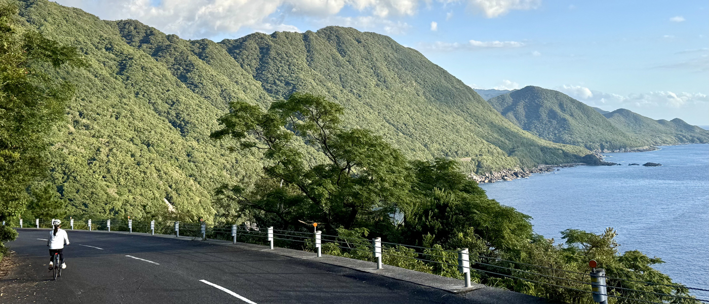 【鹿児島県】海や川そして野生動物と出会える「世界遺産の自然」を楽しむ屋久島一周サイクリング