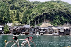 【京都府】大阪から日帰りできる、丹後半島の珍しい町並み「伊根の舟屋」サイクリング