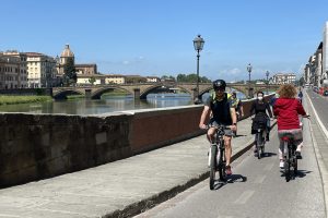 【イタリア】フィレンツェの紹介とアルノ川沿いサイクリング