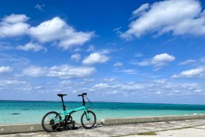 【沖縄県】快適レンタサイクル、みやこ下地島空港「しまそらポタリング」で島一周・美しい海を堪能サイクリング