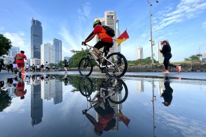 【インドネシア】毎週日曜の朝  首都の大通りが歩行者・自転車天国になって賑わう「ジャカルタカーフリー」